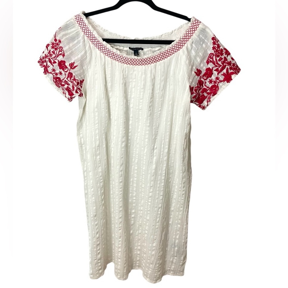 Signature Studios White Red Embroidery  Off Shoulder Mini Dress SZ M  EUC